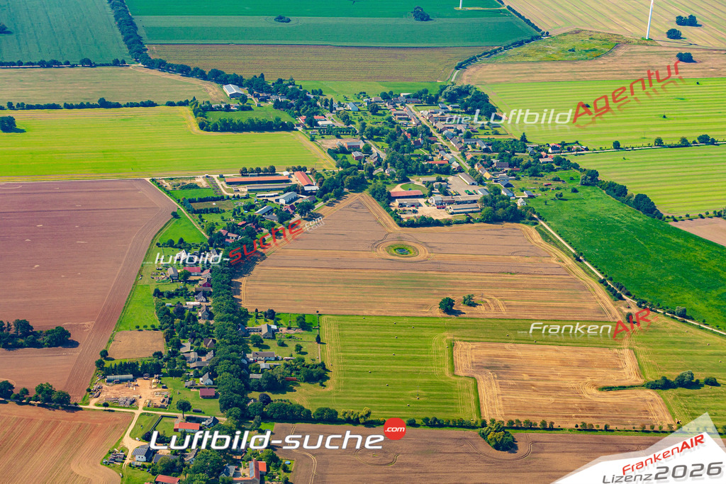 Luftaufnahme Pröttlin Karstädt - Die Luftaufnahme wurde 2025 vom UL-Flugzeug heraus erstellt ( ohne Drohne ) - Hochauflösende Luftaufnahme - für professionelle Ausdrucke geeignet. Die Geschenkidee !Mit Lizenz und Bildrechte bestellbar