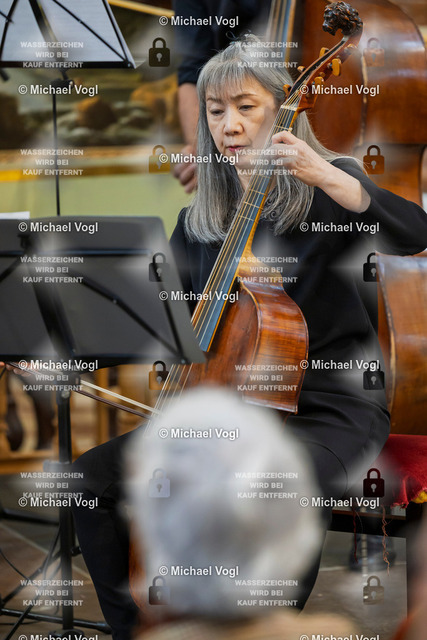 TAM25_K.10__Michael-Vogl_015_7377 | Tage Alter Musik Regensburg K.10 Basilika Unserer Lieben Frau zur Alten Kapelle The Beggar’s Ensemble (Frankreich) Elite de bons mots Meister des französischen Barocks Rameau – Royer – Boismortier – Leclair Augustin Lusson Solovioline, Leitung Foto: Michael Vogl
