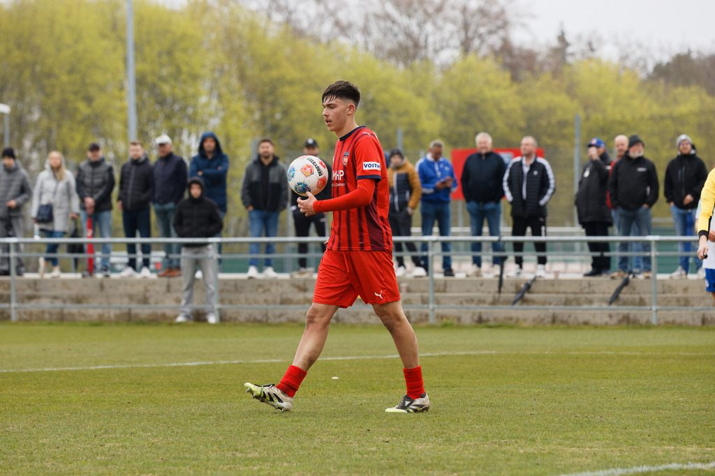 20260412-FCHS04_072 | 1.FC Heidenheim 1846 vs. FC Schalke 04, Fußball, U19, A-Junioren, NWL, U19-DFB-Nachwusliga, 2025/2026, 8. Spieltag, 12.04.2026 in Heidenheim, Walter-Birkhold-Jugendstadion (Foto: Michael Bulling) - Realisiert mit Pictrs.com