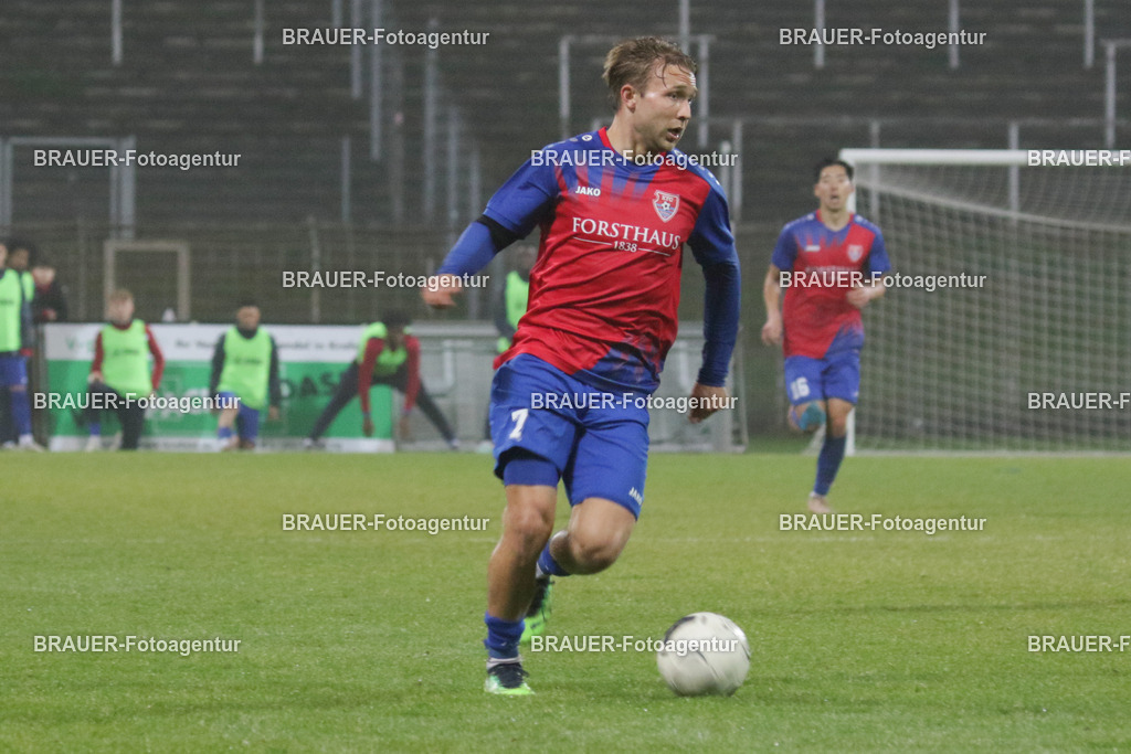 15.11.2025 KFC Uerdingen - SPVG Schonnebeck | Krefeld, Deutschland, 15.11.2025: Alexander Lipinski (KFC Uerdingen) in Aktion während des Oberliga Niederrhein Spiels zwischen KFC Uerdingen  - Spvg Essen Schonnebeck am 15.11. 2025 im Krefelder Grotenburg - Stadion in Krefeld, Deutschland. (Foto Ralph Görtz / Brauer-Fotoagentur)