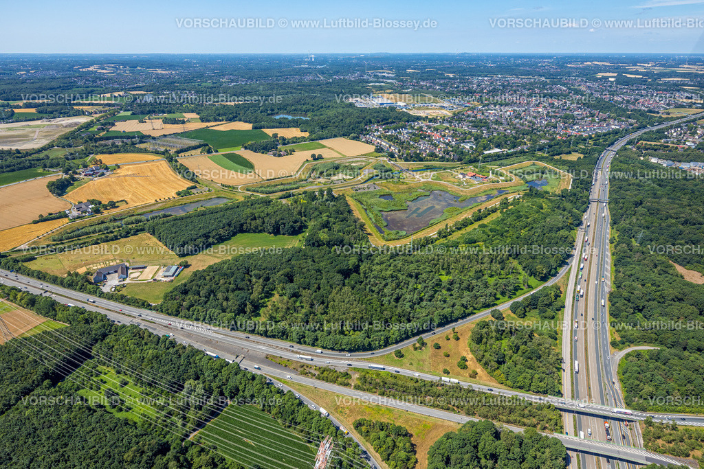 Castrop-Rauxel220705959 | Luftbild, Hochwasserrückhaltebecken Mengede / Emscher-Auen am Autobahnkreuz Dortmund-Nordwest, Hof Emscher-Auen, Ickern, Castrop-Rauxel, Ruhrgebiet, Nordrhein-Westfalen, Deutschland