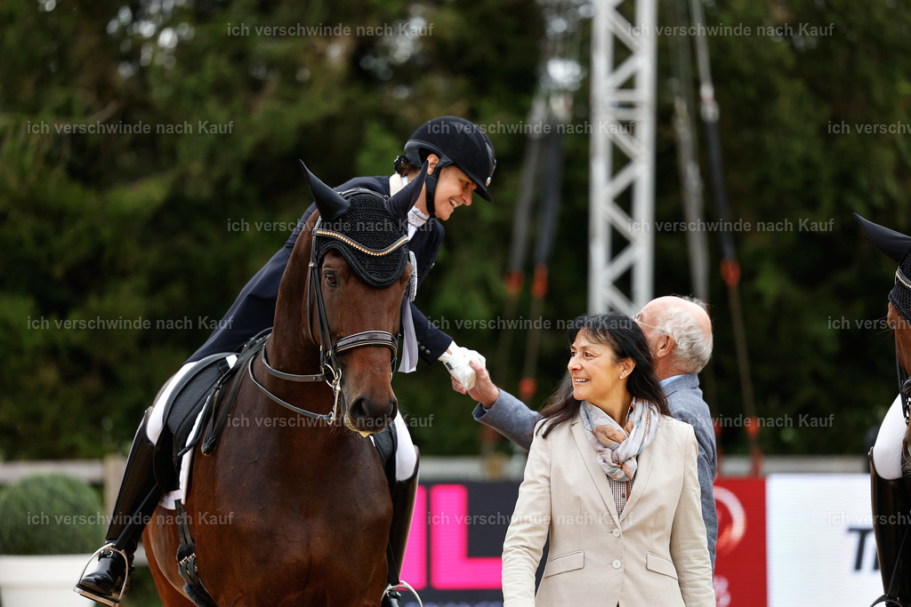 6-Siegerehrung-AMATUER-DRESSUR S_  -StoibPH-3647 | working equitationturnier fotograf videograf stoibphotography marixx film working equitation deutschland reitsport turnierfotografie eventfotografie equestrian events