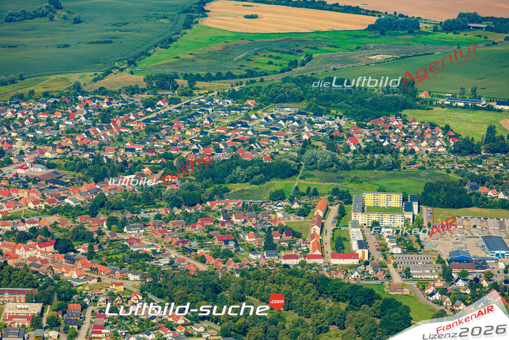 Vs Google Maps Neukloster - Die Luftaufnahme wurde 2025 vom UL-Flugzeug heraus erstellt ( keine Drohnenaufnahme ) - Hochauflösende Luftaufnahme - für Wandbilder und großformatige Ausdrucke geeignet. Das besondere Geschenk!Hier alle&nbsp;Infos zur Lizenzierung der LuftaufnahmeWir fliegen auch dieses Jahr wieder in Ihre Region um Luftbilder zu erstellen.- Luftbild anfragen