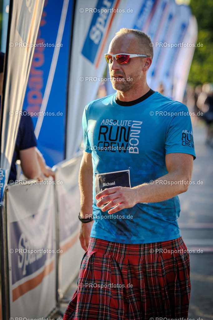 Sparda-Bank Nachtlauf Bonn; Bonn, 18.06.2025 | Impressionen vom Sparda-Bank Nachtlauf Bonn am 18.06.2025 in Bonn (Nordrhein-Westfalen). 