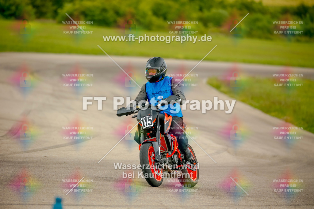 _MOT2387 | Hier findet Ihr Bilder von Touristenfahrten auf der Nürburgring Nordschleife oder von anderen Veranstaltungen die ich besucht habe. Viel Spass beim Durch Schauen 