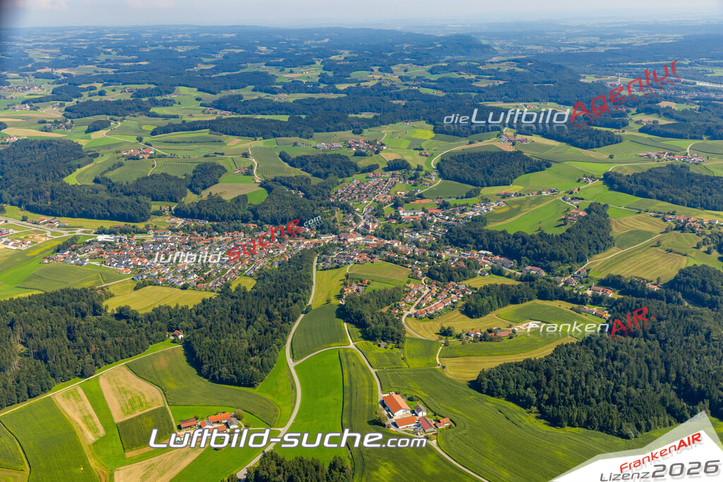 Das Luftbild zeigt :  Reischach - Die Luftaufnahme wurde 2024 vom UL-Flugzeug aus erstellt ( keine Drohne ) - Hochauflösende Luftaufnahme - Für grossformatige Ausdrucke geeignet. Die Geschenkidee !Mit Lizenz und Bildrechte bestellbar