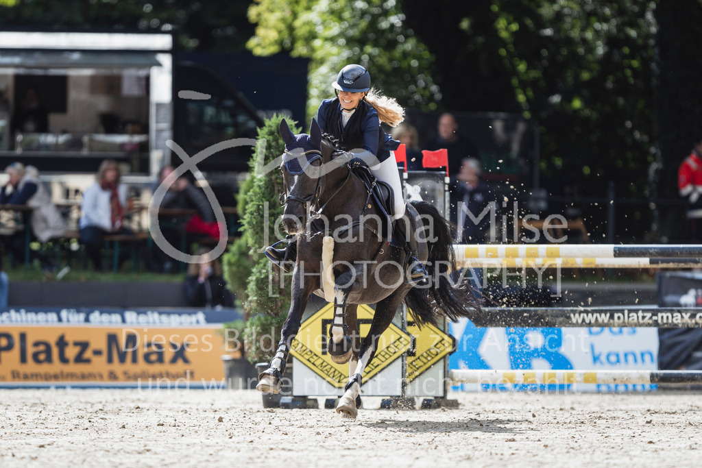 240912_OWLCh_AmateurM-406 | Deine schönsten Turniermomente als professionelle Fotos! Entdecke hochwertige Pferdesport-Fotografie im Online-Shop. Jetzt Fotos finden & bestellen!