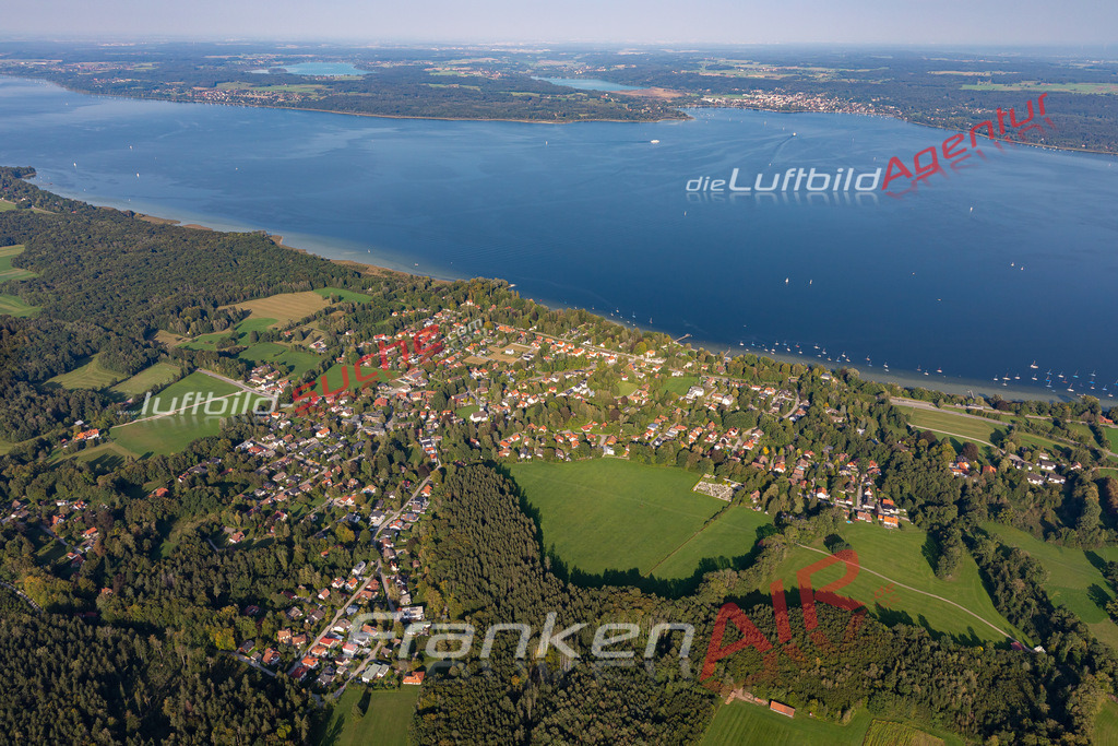 Aktuelles Luftbild von Riederau  - Die Luftaufnahme wurde 2020 mittels UL-Flugzeug erstellt ( keine Drohne ) - hochauflösende Kamera-Systeme von  Canon -Beste Qualität - Für grossformatige Ausdrucke geeignet. Die Geschenkidee !