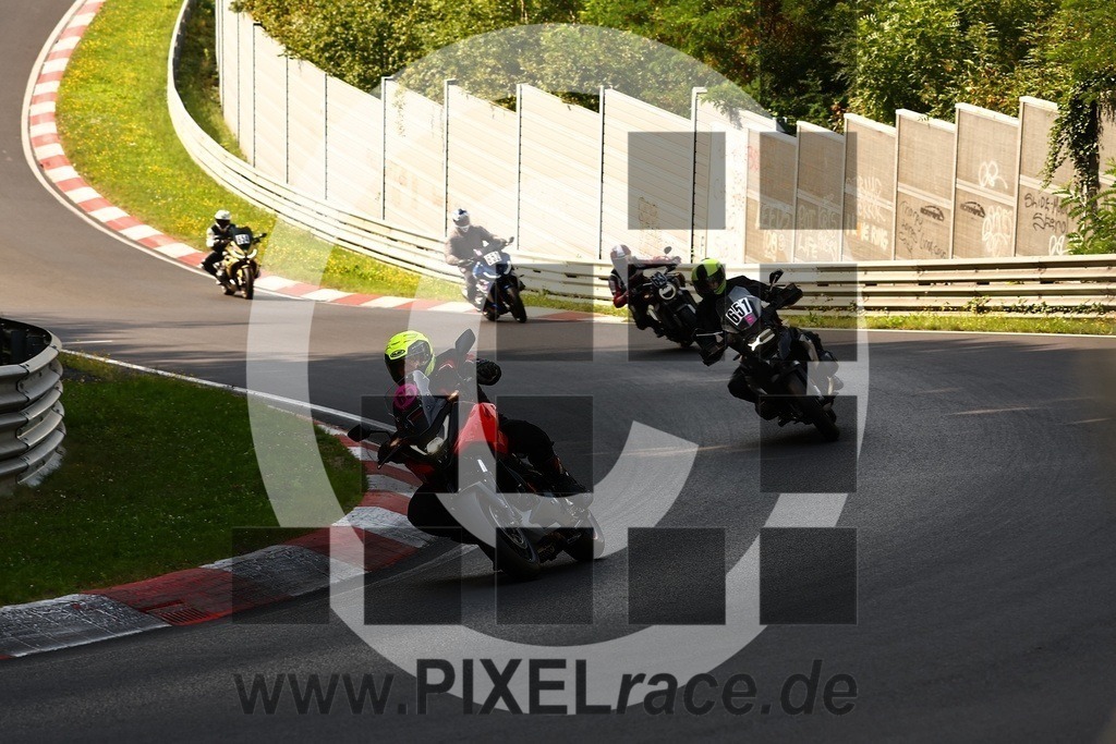 inst65-20250814_03261 | Schöne Erinnerungen an spannende Momente - das festzuhalten ist unser Job. PIXELrace.de ist seit 2003 auf den Rennstrecken Europas unterwegs um die Action draußen beim Fahren und die wunderbare Stimmung imm Fahrerlager für euch einzufangen.