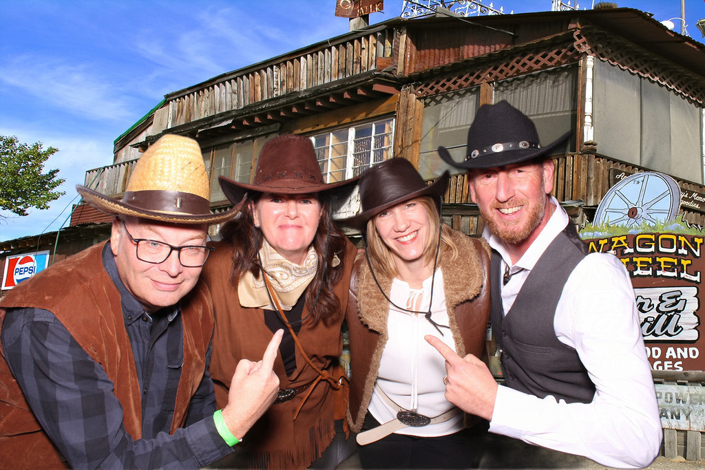 top-top.de-251025-0025 | Foto, Video, Fotografie, Videografie, Fotobox, DJ, Discjockey, Musik, Musikbox, Veranstaltung, Photobooth, Amazon, Ebay, Buchtipp, Bestseller, Autor, Verlag, Buch, Wesel, Hamminkeln, NRW, Dinslaken, Rees, Drohne, Hochzeit, Party, Fotobox, Wesel, Fotograf