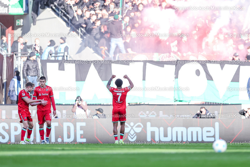 1FC30112401028 | 30.11.2024, Fußball, 1. FC Köln - Hannover 96, 2. Fußball Bundesliga, RheinEnergieSTADION, Saison 2024 2025: Torjubel nach dem 1:0 durch Jessic Ngankam (Hannover #7)DFB regulations prohibit any use of photographs as image sequences and or quasi-video.
