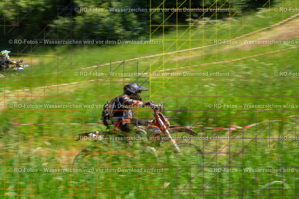 Wolfshausen 2 Lauf -909 | Sportfotografie von RO-Fotos: Motorsport, Motocross, Enduro, Laufveranstaltungen und Triathlon. Professionelle Fotos von Sportlern und Events. - Realisiert mit Pictrs.com