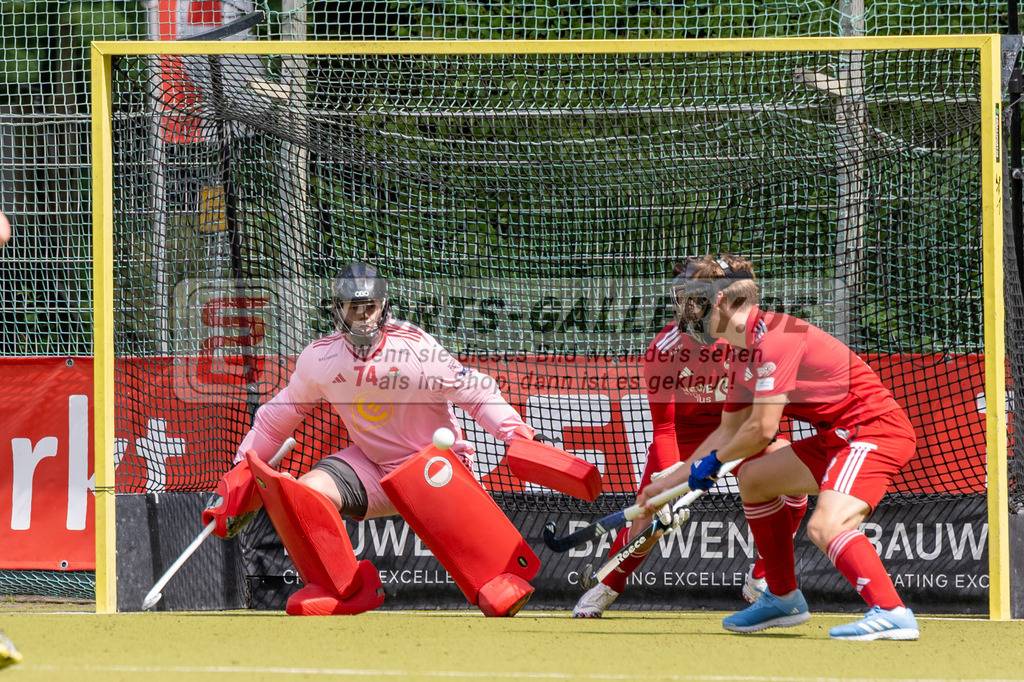 SFE_20250504_0055 | Köln, Deutschland, 04.05.2025:  Hockey 1. Bundesliga Herren Rot-Weiss Köln - Münchener SC im KTHC Stadion Rot-Weiss Köln Tennis and Hockey Club am 04.05.2025 in Köln, Deutschland. (Foto von Stephan Fehrmann)Köln, Germany, 04.05.2025: Hockey 1. Bundesliga Herren Rot-Weiss Köln - Münchener SC in KTHC Stadion Rot-Weiss Köln Tennis and Hockey Club at 04.05.2025 in Köln, Deutschland. (Foto from Stephan Fehrmann)