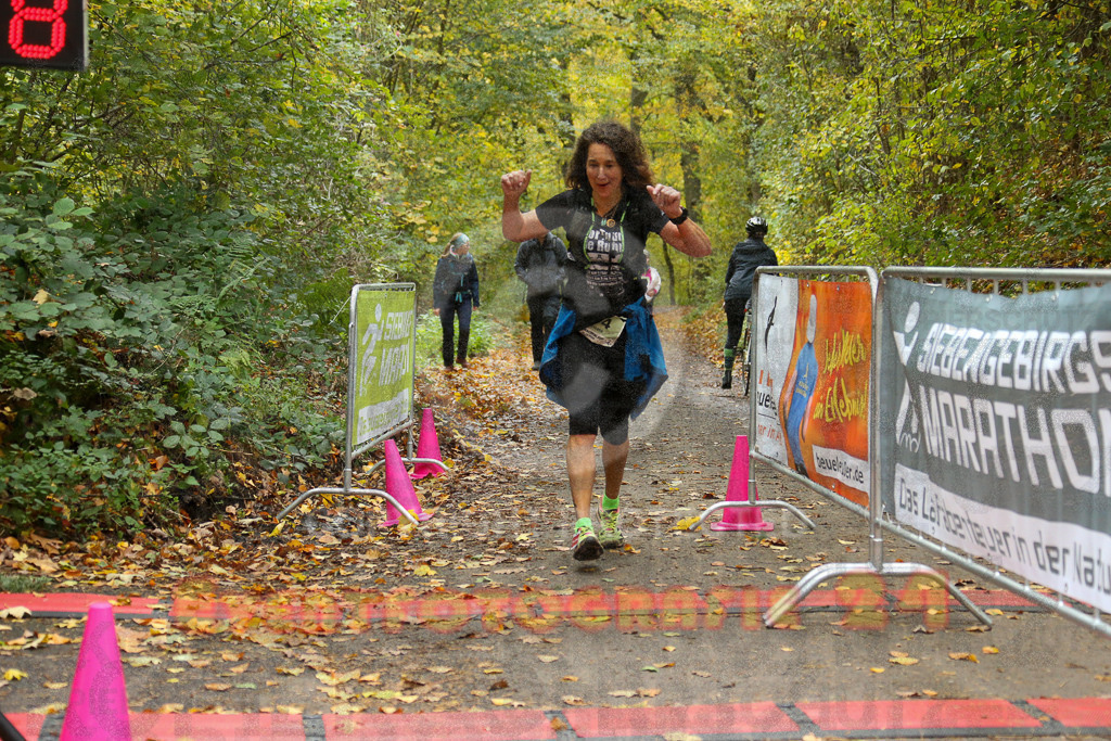 251026_1359_EX1_4068 | Sportfotografie im Rhein-Sieg Kreis, Köln, Bonn, NRW, Rheinland Pfalz, Hessen, etc. Unser Tätigkeitsfeld umfasst den Laufsport vom Volkslauf über den Marathon, Duathlon, Triathon bis zum Ultralauf wie Kölnpfad Ultra oder Schindertrail.