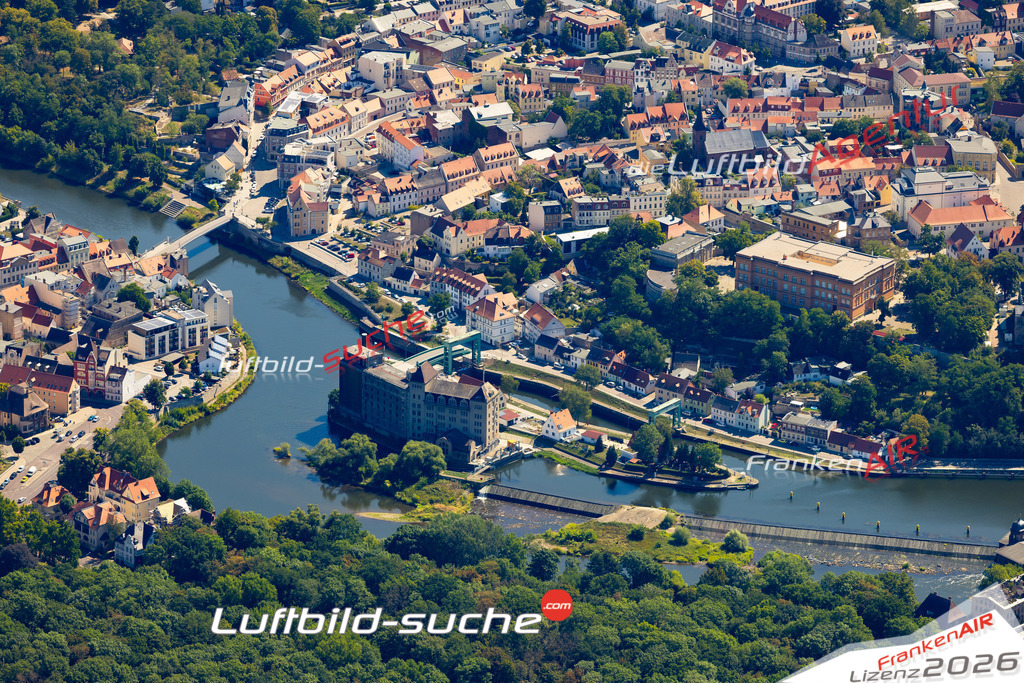 Das Luftbild der Stadt Bernburg wurde 2022 vom Flugzeug heraus erstellt (keine Drohnen-Aufnahmen) Aufnahmehöhe ca.450 Meter- hohe Bildauflösung und Druck-Qualität. Garantiert!
