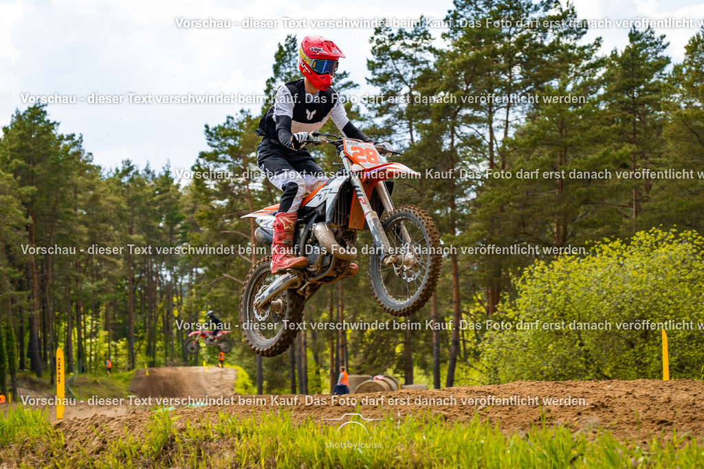 20260517_Templin-7546 | Sportfotografin aus Berlin-Brandenburg mit Fokus auf Motocross. Ich halte deine sportliche Leistung und echte Emotionen auf und neben der Strecke professionell fest. Entdecke die Fotos von deinem Rennen und bestelle sie direkt hier im Shop.