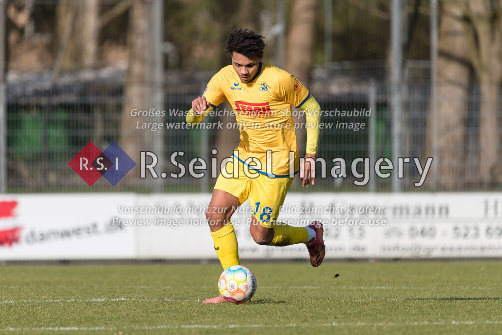 Fußball, Saison 2022/23, Regionalliga Nord, FC St. Pauli II - SV Atlas Delmenhorst, Edmund-Plambeck-Stadion (Norderstedt), 19.02.2023, 25. Spieltag | Raoul-Mamadi Cisse (#18, SVA Delmenhorst)