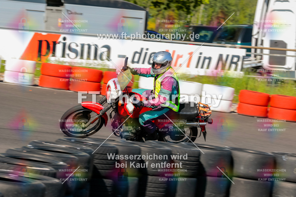 Moto-TeamOBK-21419 | Hier findet Ihr Bilder von Touristenfahrten auf der Nürburgring Nordschleife oder von anderen Veranstaltungen die ich besucht habe. Viel Spass beim Durch Schauen 