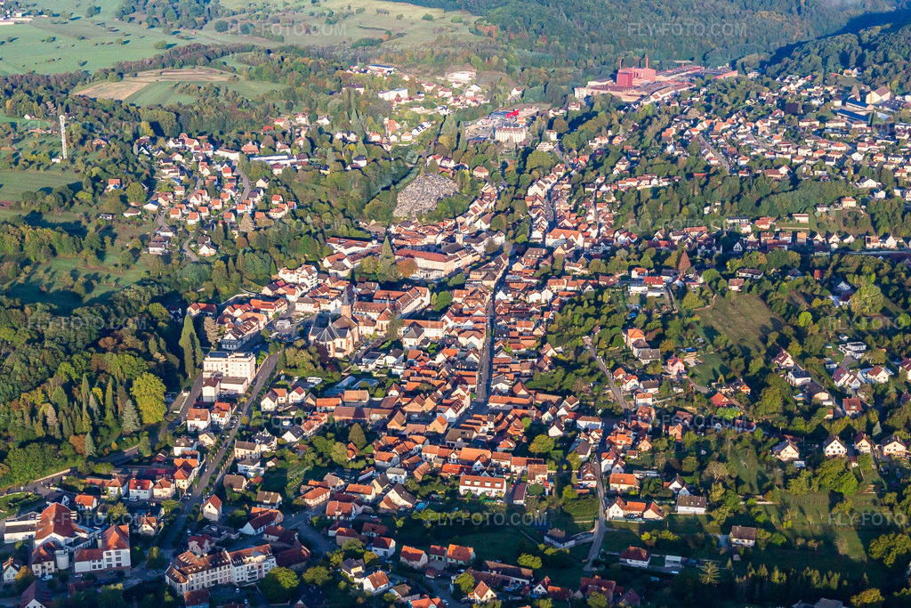 Aerial view: View of the town in Niederbronn-les-Bains in the state Bas-Rhin, France.Photo: IMG_139179.jpg taken on 10/01/2023 by Werner Riehm/FLY-FOTO.comResolution of the original: 4733 x 3155 px