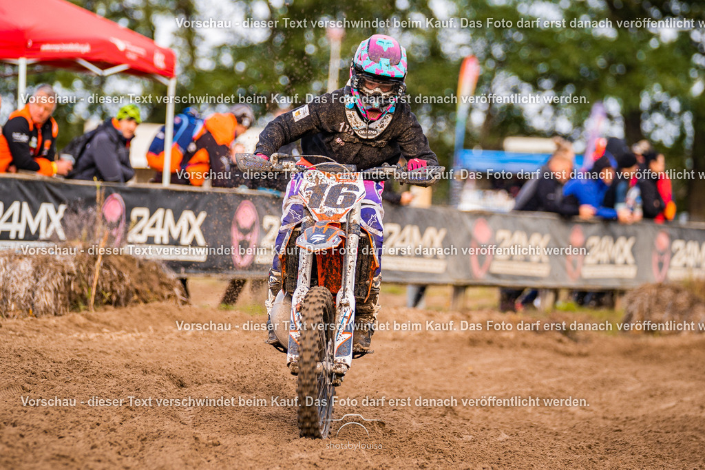 10_05_Dreetz-4044 | Sportfotografin aus Berlin-Brandenburg mit Fokus auf Motocross. Ich halte deine sportliche Leistung und echte Emotionen auf und neben der Strecke professionell fest. Entdecke die Fotos von deinem Rennen und bestelle sie direkt hier im Shop.