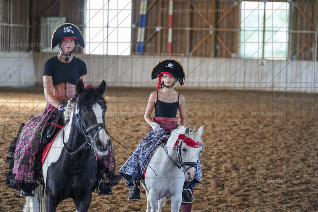 20230917-FAH09845 | Landsberg am Lech, 2023, Kaufbeuren, Kempten, Allgäu, Turnierfotografen Bayern, Fotoagentur Herrmann, Turnierbilder, Reitsport Fotos, Pferdefotograf, Augsburg, Bad Tölz, Dachau, Karlsfeld, Memmingen, Buchloe, Schwabmünchen