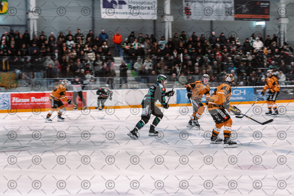 Alligators_vs_Fuessen_21.11.2025-022 | Höchstadt Alligators Fotogalerie: Eishockey-Action aus Franken. Professionelle Spielfotos, Portraits & Stadionbilder zum Download. Jetzt entdecken! - Realisiert mit Pictrs.com