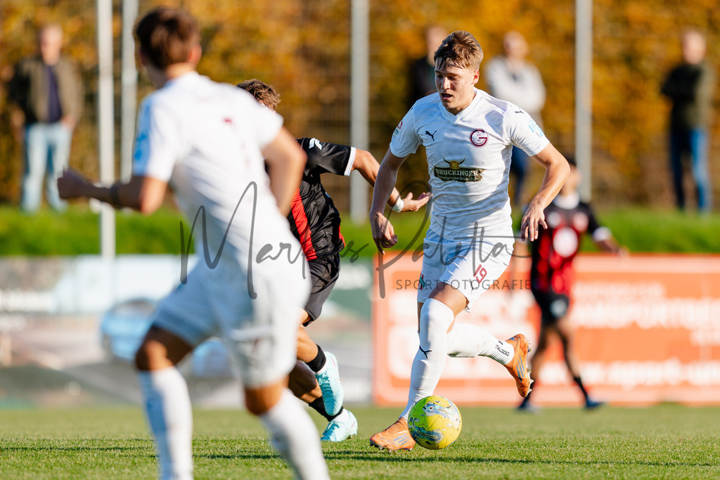 Oberliga Westfalen, Saison 2025/26, 13. Spieltag: 1. FC Gievenbeck - Türkspor Dortmund 2000 | Münster, 02.11.2025: Oberliga Westfalen, 13. Spieltag, 1. FC Gievenbeck empfängt Türkspor Dortmund 2000 im Sportpark Gievenbeck in Münster. Foto: sportfotografie.ms | Markus Paletta - Realisiert mit Pictrs.com
