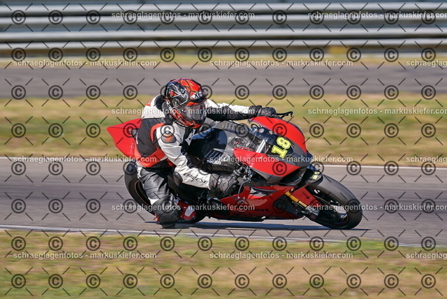 26bt05-0280 | markuskiefer.com - Realisiert mit Pictrs.com