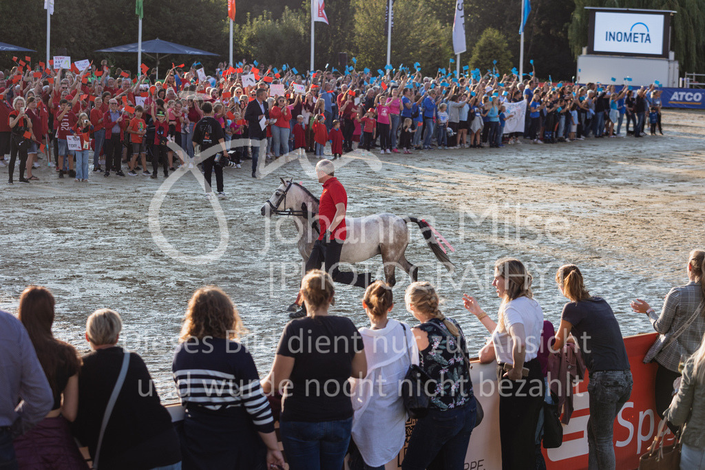 230728_BHO_Showprogramm-591 | Deine schönsten Turniermomente als professionelle Fotos! Entdecke hochwertige Pferdesport-Fotografie im Online-Shop. Jetzt Fotos finden & bestellen!