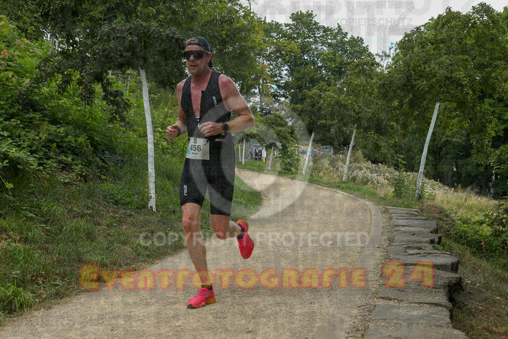 250824_1354_EX1_4187 | Sportfotografie im Rhein-Sieg Kreis, Köln, Bonn, NRW, Rheinland Pfalz, Hessen, etc. Unser Tätigkeitsfeld umfasst den Laufsport vom Volkslauf über den Marathon, Duathlon, Triathon bis zum Ultralauf wie Kölnpfad Ultra oder Schindertrail.