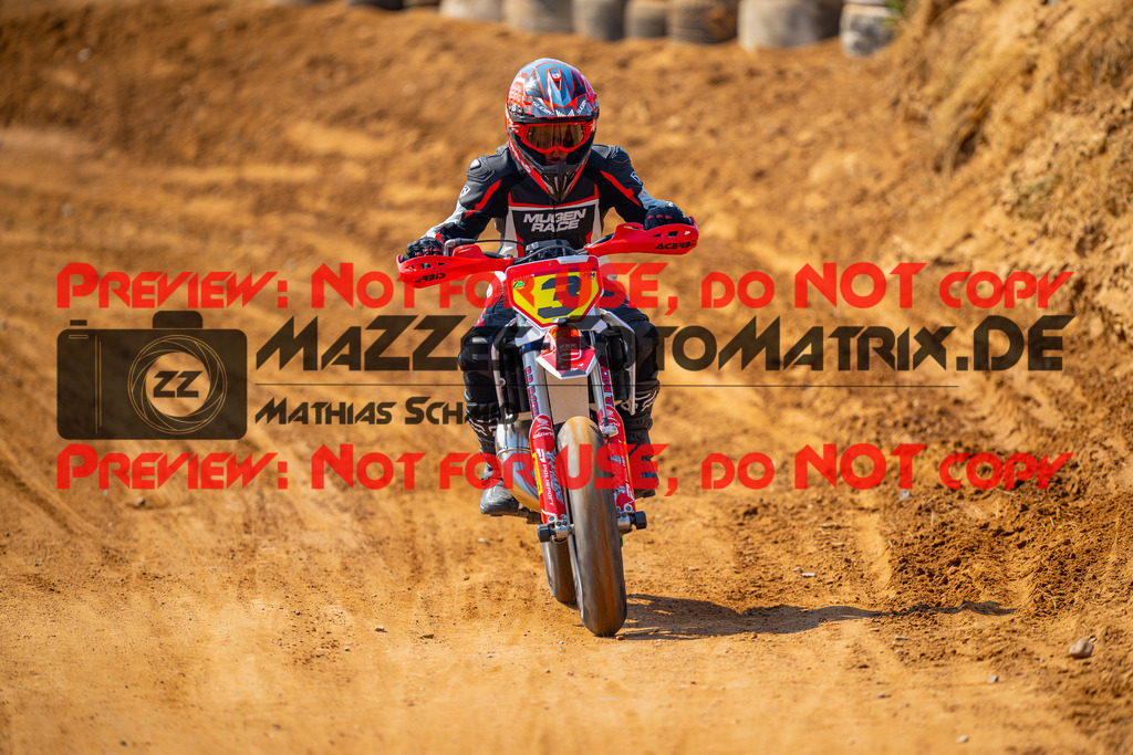 MaZZes-Fotomatrix-20260815-605239 | ROOKIES