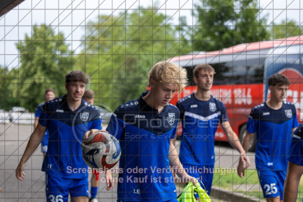 20250706_144414_0292 | #,TSG Salach (blau) vs. 1.FC Heidenheim (rot), Fußball, Freundschaftsspiel - WfV, Saison 2025/2026, Rasensportplatz, Staufenecker Str. 41, 73084 Salach, 06.07.2025 - 15:30 Uhr,Foto: PhotoPeet-Sportfotografie/Peter Harich