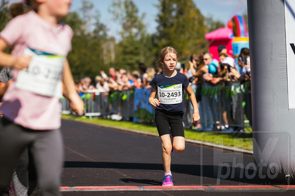 16. Hoywoj-CityLauf im Sportforum Hoyerswerda - 16.09.2023 | 1km VBH-Grundschul-Lauf 2. Klassen - Realisiert mit Pictrs.com