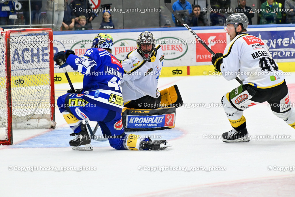 EC IDM Wärmepumpen VSV vs. HC Pustertal 8.10.2023 | #42 LANZINGER Benjamin EC VSV,  #1 SMITH Jacob HC Pustertal, #49 KASASTUL Christian HC Pustertal, EC IDM Wärmepumpen VSV vs. HC Pustertal 8.10.2023, EC IDM Wärmepumpen VSV vs. HC Pustertal am 08.10.2023 in Villach (Stadthalle Villach), Austria, (Photo by Bernd Stefan)