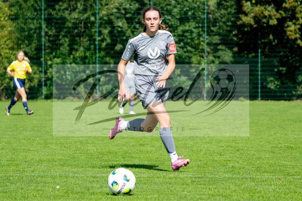 20260906_RULSVK_0447 | Fußball, Frauen:   beim Spiel der Kreisliga zwischen SG Rulle/Haste vs. SV Kettenkamp am 06.09.2026 im Stavermann-Sportpark in Rulle/Wallenhorst, Deutschland.(Foto von Nico Paetzel) - Realisiert mit Pictrs.com