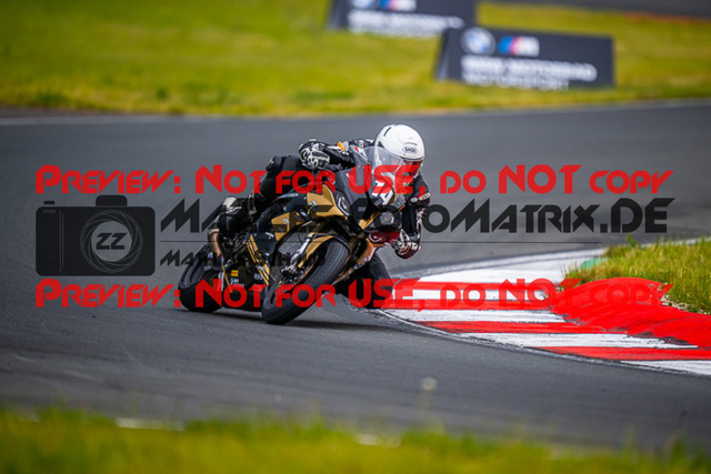 MaZZes_FotoMatrix_220521_1631 | Fotograf Mathias Schmid
Sportfotograf,
Eventfotograf,
Hochzeitsfotograf,
Portraitfotograf