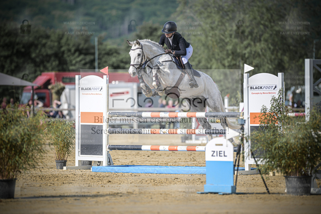 20240509-DOS_3226 | Entdecke hochwertige Reitturnierfotos von Foto Oger. Professionell, emotional und authentisch – jetzt Lieblingsmomente im Shop bestellen. - Realisiert mit Pictrs.com