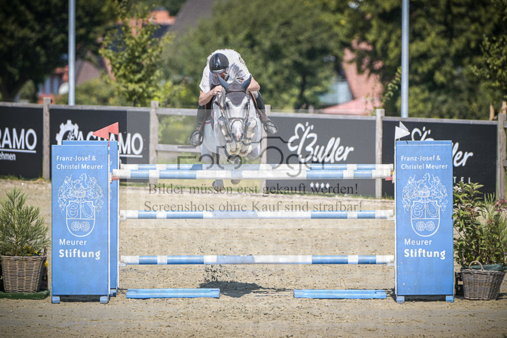 DOS_2068 | Entdecke hochwertige Reitturnierfotos von Foto Oger. Professionell, emotional und authentisch – jetzt Lieblingsmomente im Shop bestellen.Deutschlandweite Turnierfotografie. - Realisiert mit Pictrs.com