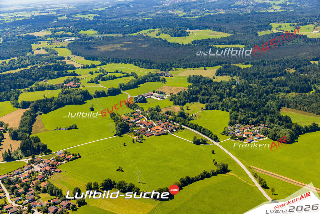 Klassische Luftaufnahme ohne Drohne zeigt:Schönrain bei Königsdorf - Die Luftbildaufnahme wurde 2025 vom UL-Flugzeug heraus erstellt ( keine Drohne ) - Hochauflösende Luftaufnahme -Nicht vergleichbar mit Google Maps oder Satelittenbilder- Die Geschenkidee !Mit Lizenz und Bildrechte bestellbar