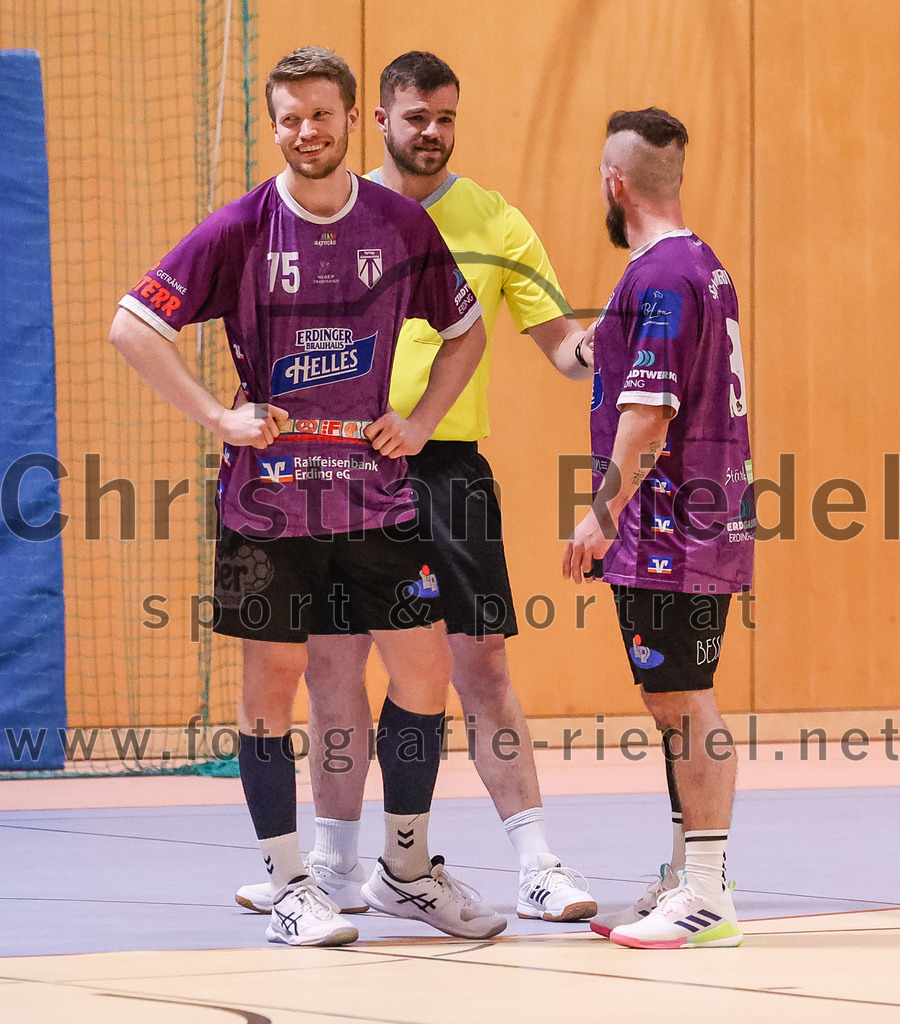2025-03-15_024_SpVgg_Altenerding_gegen_TSV_Schleissheim | Erding, Deutschland, 15.03.2025:Handball, Bezirksoberliga Männer 2024 / 2025, 18. Spieltag, SpVgg Altenerding gegen TSV Schleißheim, Endergebnis: 32:27Ferdinand Menzel (SpVgg Altenerding, #75), Sebastian Forster (SpVgg Altenerding, #13)Foto: Christian Riedel / fotografie-riedel.net