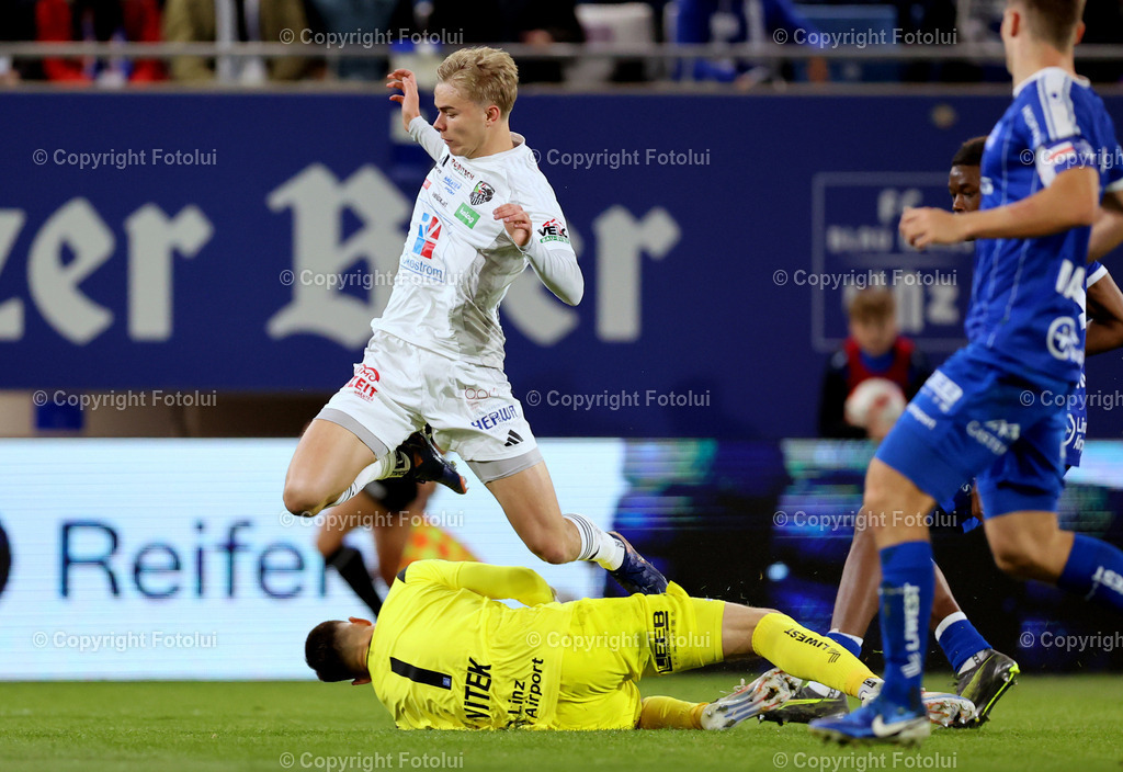 A_LUI_120425_09 | SPORT,FUSSBALL ADMIRAL BUNDESLIGA BLAU WEISSLINZ -RZ PELLETS WAC IM BILD: RADEK VITEK (BLAU WEISS) UND  ERIK KOJZEK (WAC) FOTO:  FOTOLUI/MW