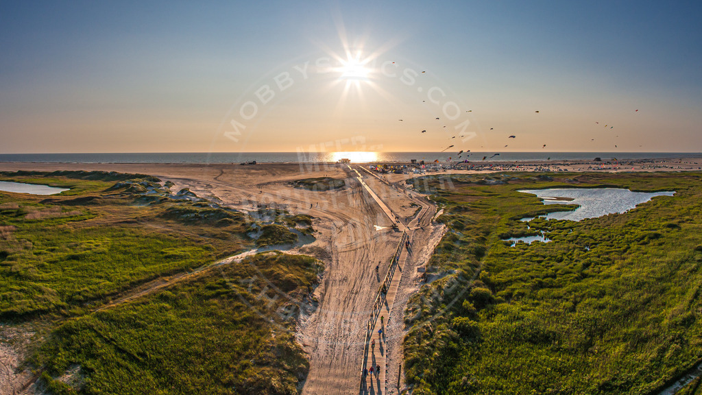 Abendstimmung über dem Yachthafen | Strandübergang Luftbild