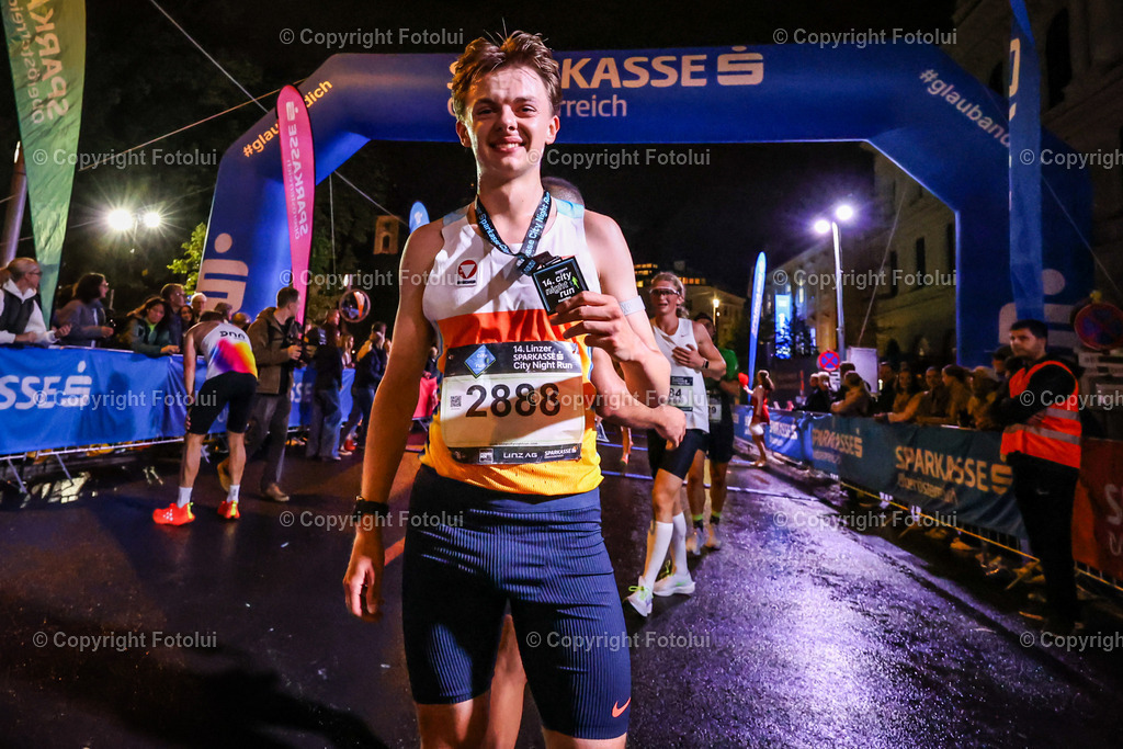 A-BINDER_20250925_0137 | LINZ, AUSTRIA,25.Sept.25 - NIGHT RUN LINZ. Image shows Photo: Sportmediapics.com/ Manfred Binder