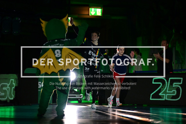 Handball I Frauen I Saison 2025-2026 I 1. HBF I 9. Spieltag I VfL Oldenburg - HSG Blomberg-Lippe I 73041 | Der Sportfotograf. - Realisiert mit Pictrs.com