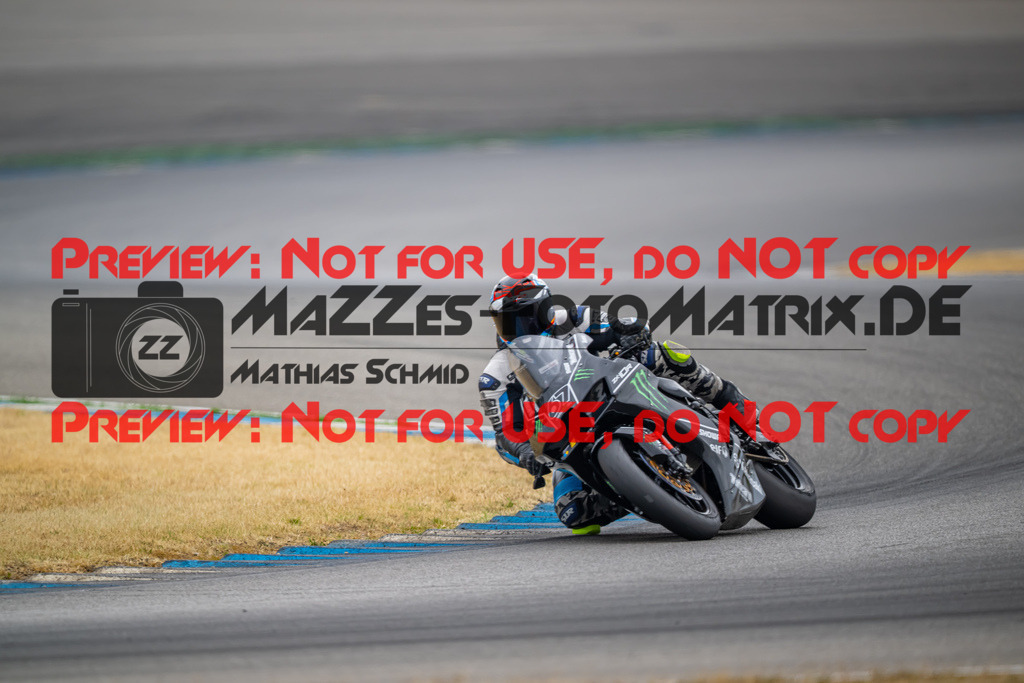MaZZes-Fotomatrix-20260809-578777 | R1