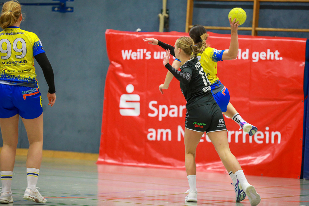 SVN_TvVoerde_021124_058 | Bildergalerie von Sport-Ereignissen aber auch von weiteren spannenden Dingen - nicht nur vom Niederrhein. In Anlehnung an den bekannten Spruch von Hanns Dieter Hüsch heißt das Motto: "Niederrhein ist überall".  - Realisiert mit Pictrs.com