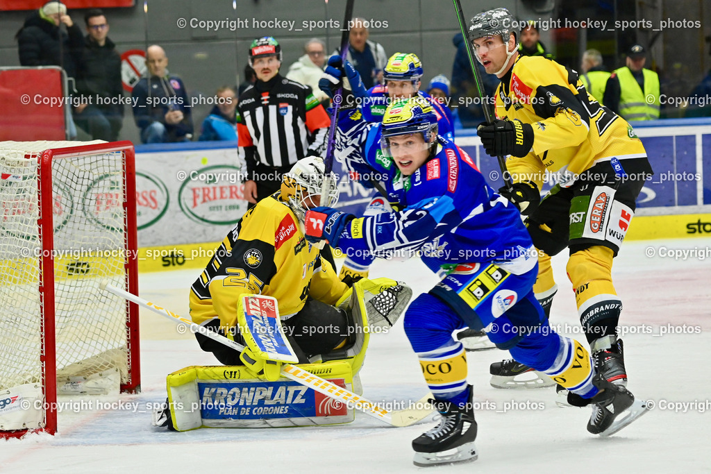 EC IDM Wärmepumpen VSV vs. HC Pustertal | #25 Bernard Andreas HC PUSTERTAL, #42 LANZINGER Benjamin EC VSV, #58 Svedberg John Viktor Alexander HC PUSTERTAL, EC IDM Wärmepumpen VSV vs. HC Pustertal, EC IDM Wärmepumpen VSV vs. HC Pustertal am 15.11.2024 in Villach (Stadthalle Villach), Austria, (Photo by Bernd Stefan)