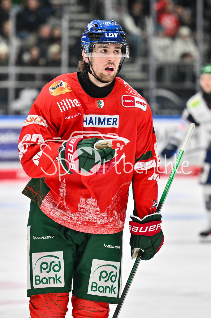 Augsburger Panther - Eisbären Berlin | aUGSBURG, GERMANY - 27. JANUARY: im Bild Thomas SCHEMITSCH (Augsburger Panther 62) / Einzelfoto / Freisteller während dem Match zwischen den Augsburger Panthern und den Fischtown Pinguins am 43. Spieltag der Penny DEL im Curt Frenzel Stadion