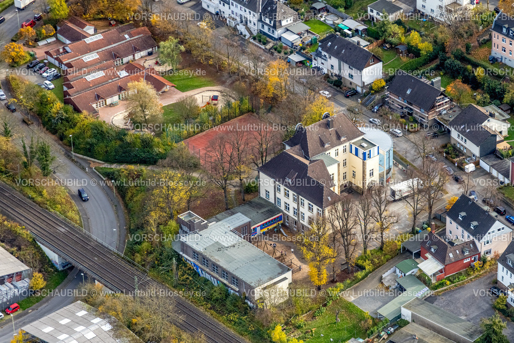 Hagen251101077 | Luftbild, Kipperschule Grundschule und Kindertagesstätte Martinstraße, herbstliche Bäume, Haspe-West, Hagen, Ruhrgebiet, Nordrhein-Westfalen, Deutschland