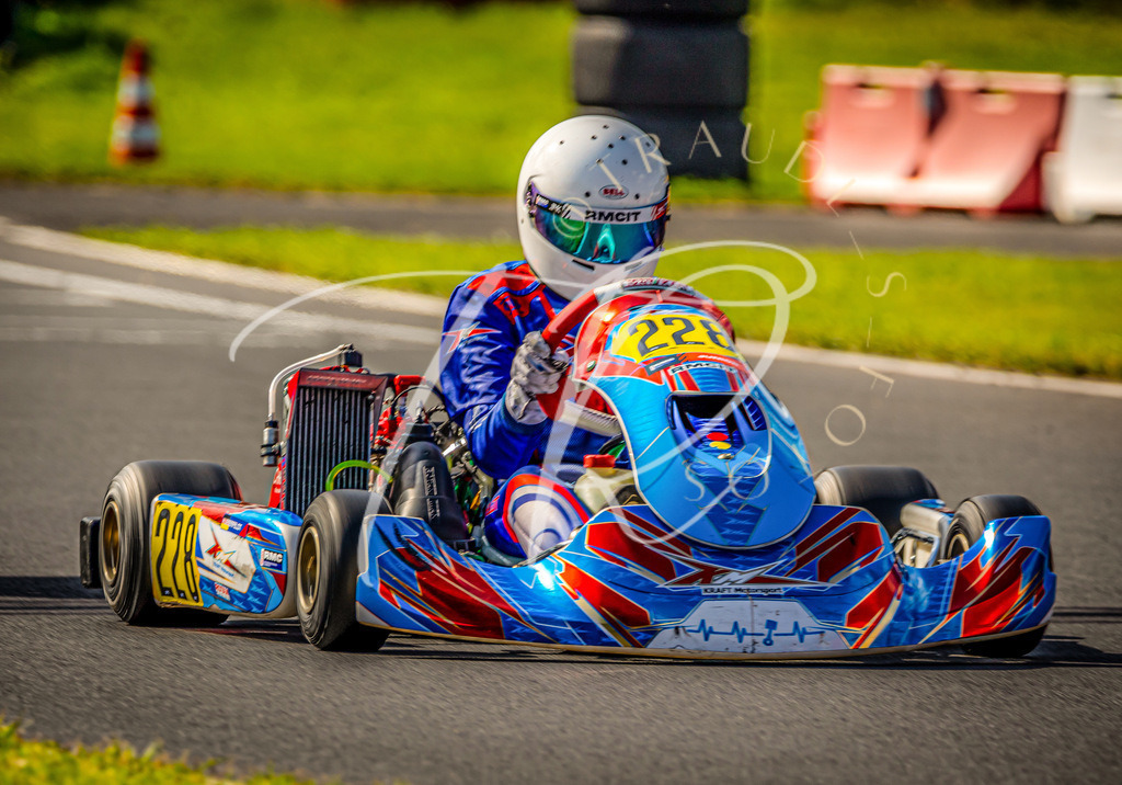 44EBCB05-4EAB-4B5C-ADA6-0EF01BAD5B5A | traudl_s_fotos